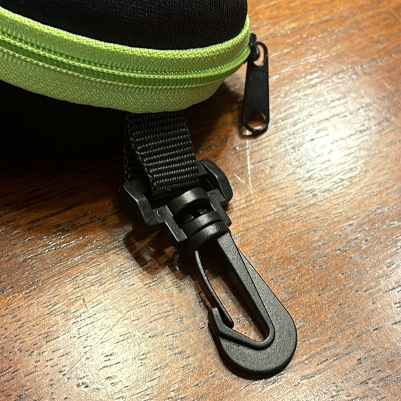 Prada, low profile sunglasses authentic - Picture 10 of 11